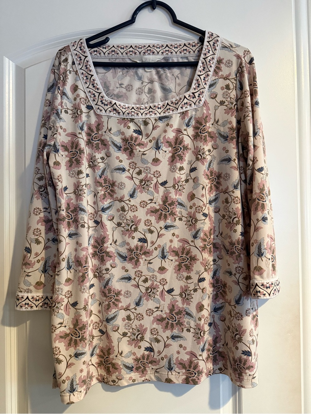 Magnolia Floral Scoop-Neck Tunic in Pink and Cream